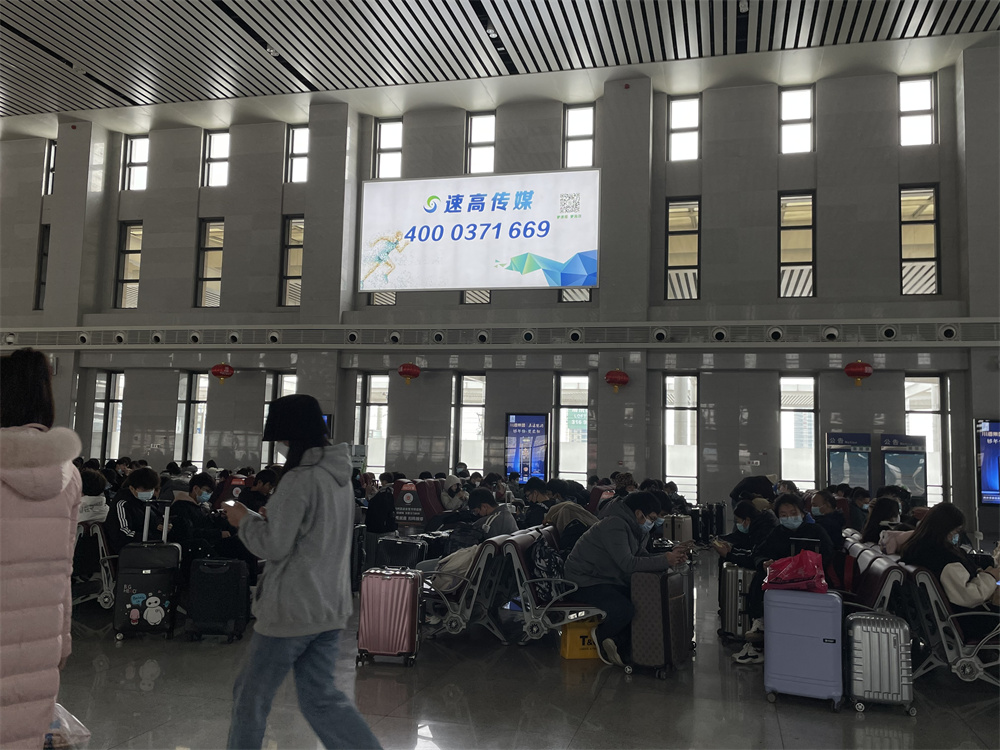 商丘高铁站灯箱广告