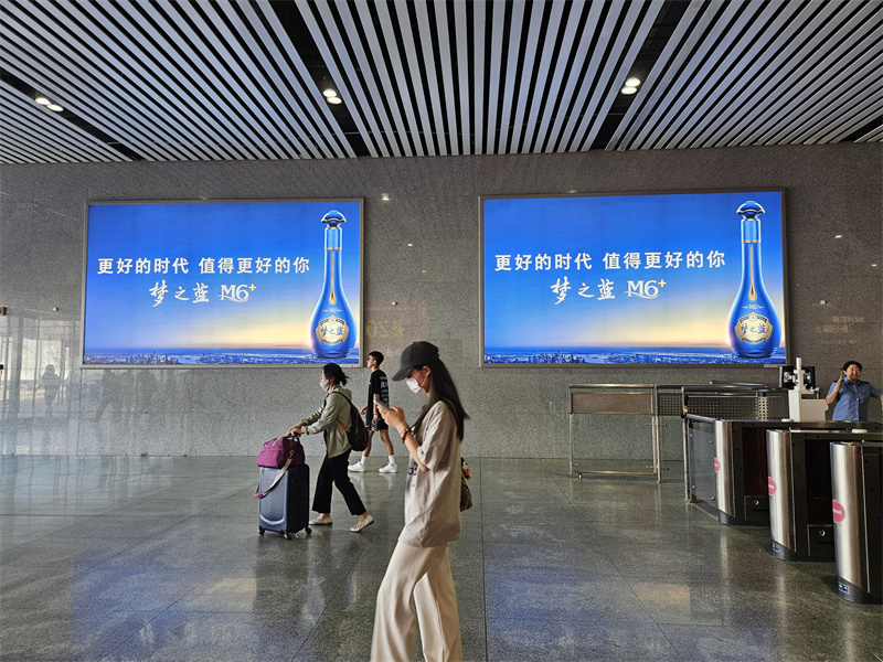 商丘高铁站广告